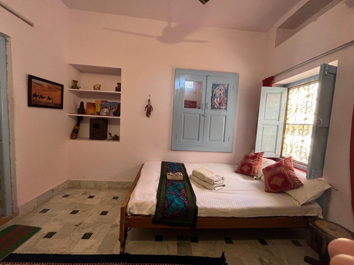 Hostel Marigold Home Stay Jaisalmer Rum bild